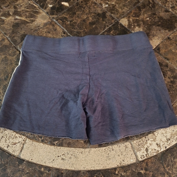 Monrow Navy pocket shorts with chevron stripe & matching drawstring S NWOT - Picture 3 of 5